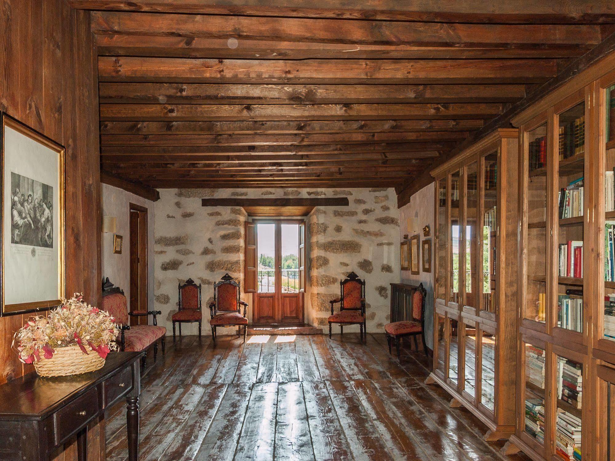 Hotel Posada Real La Casa De Arriba à Navarredonda Extérieur photo